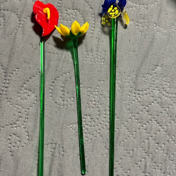 Murano Style Vintage Glass Flower Bouquet – Handcrafted Art in Vase - Picture 4 of 13